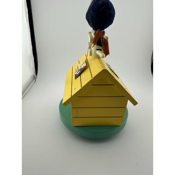 Peanuts 1968 Snoopy WWI Ace Doghouse Wooden Music Box Schmid Brothers Japan 8" - Picture 5 of 10